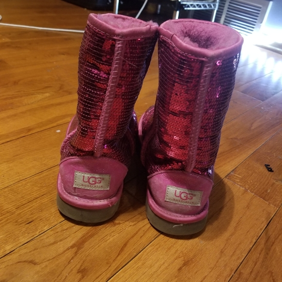 Sparkly pink ugg boots - Picture 2 of 3
